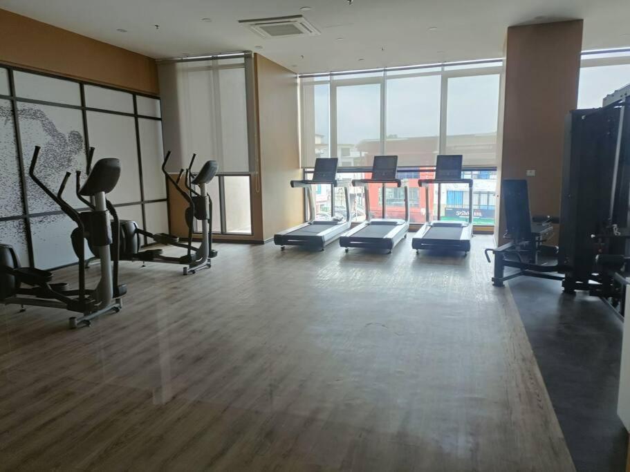 Pangsapuri Cozy Sky Trees With Balcony, Smart Tv , Aeon & Pool *